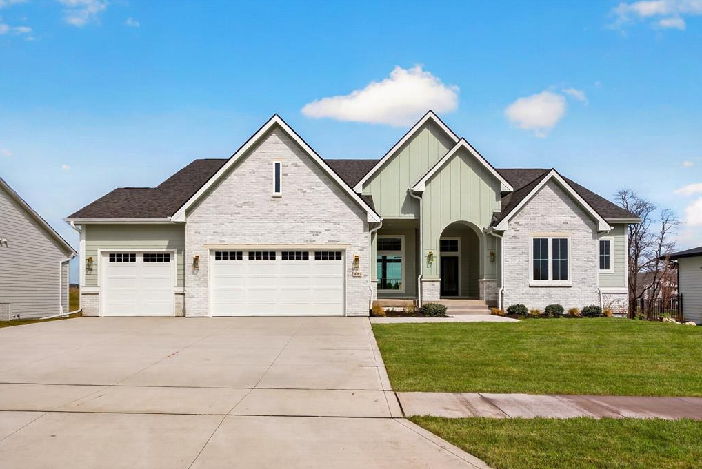 16207 Sharon-updated 4.20.26 CUSTOM HOME